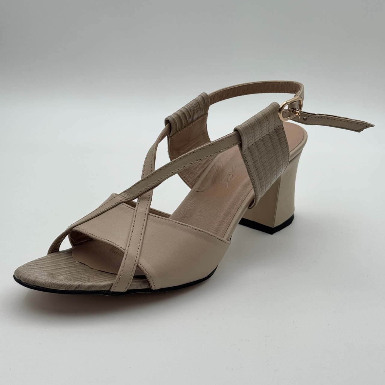 صندل زنانه کد لانسي رنگ نخودي سايز 39