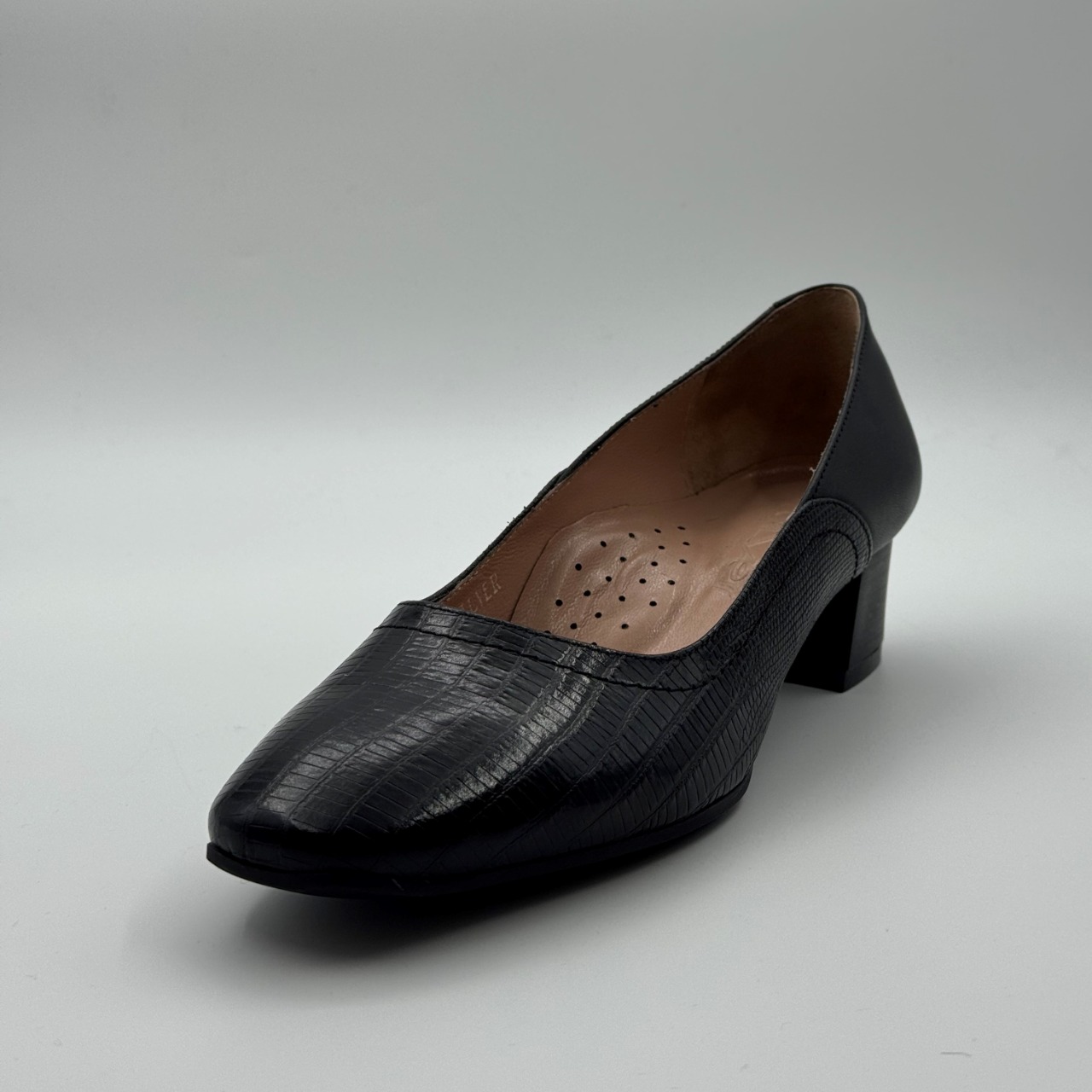 کفش زنانه کد مولن رنگ مشکي سايز 37