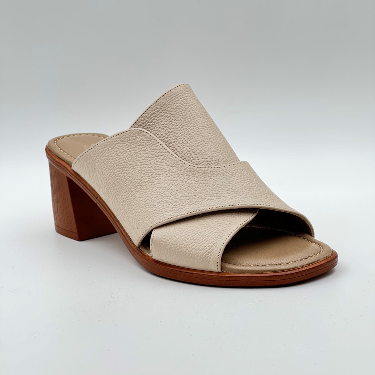صندل زنانه کد دو تيکه رنگ کرم سايز 38